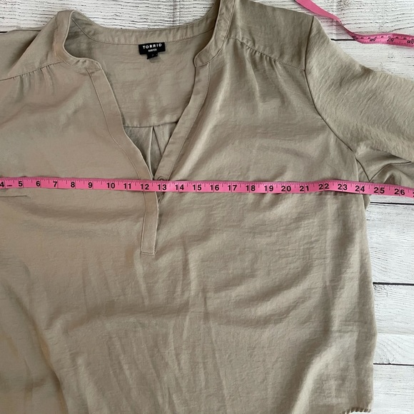 Torrid Top - Picture 13 of 16